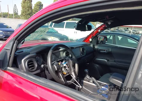 2022 Toyota Tacoma Trd Off Road z USA, uszkodzony, nr VIN 3TMDZ5BN8NM127516